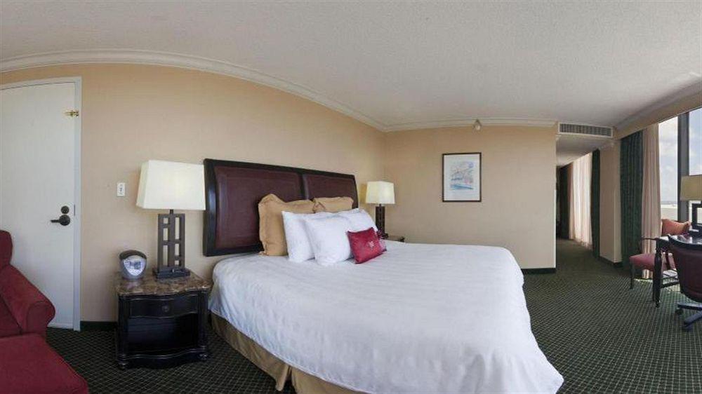 Crowne Plaza Pensacola Grand 호텔 외부 사진