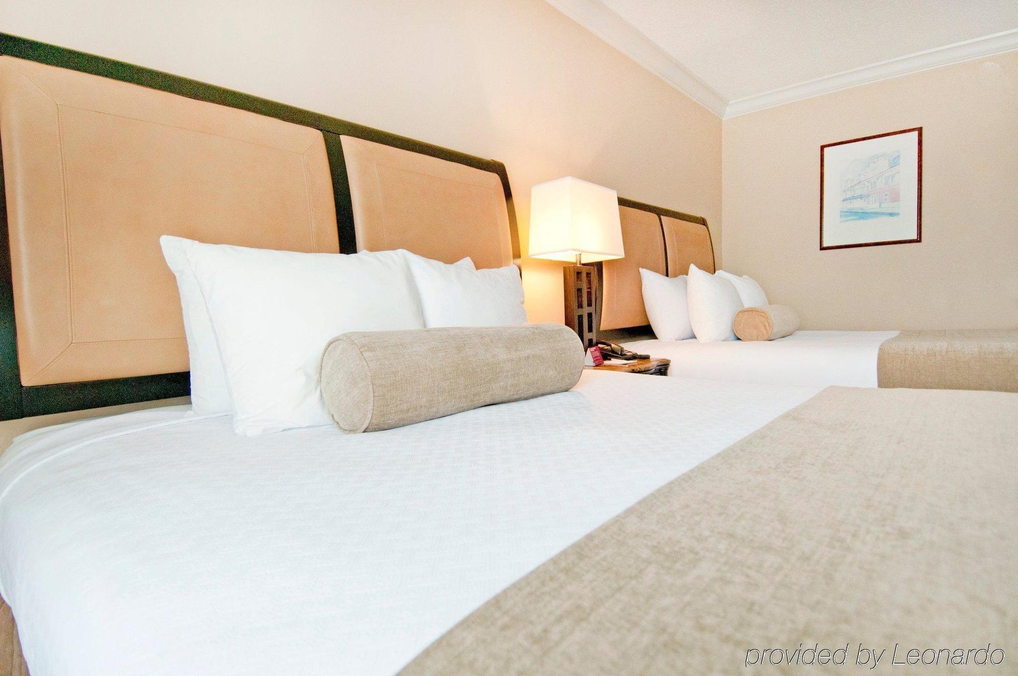 Crowne Plaza Pensacola Grand 호텔 외부 사진