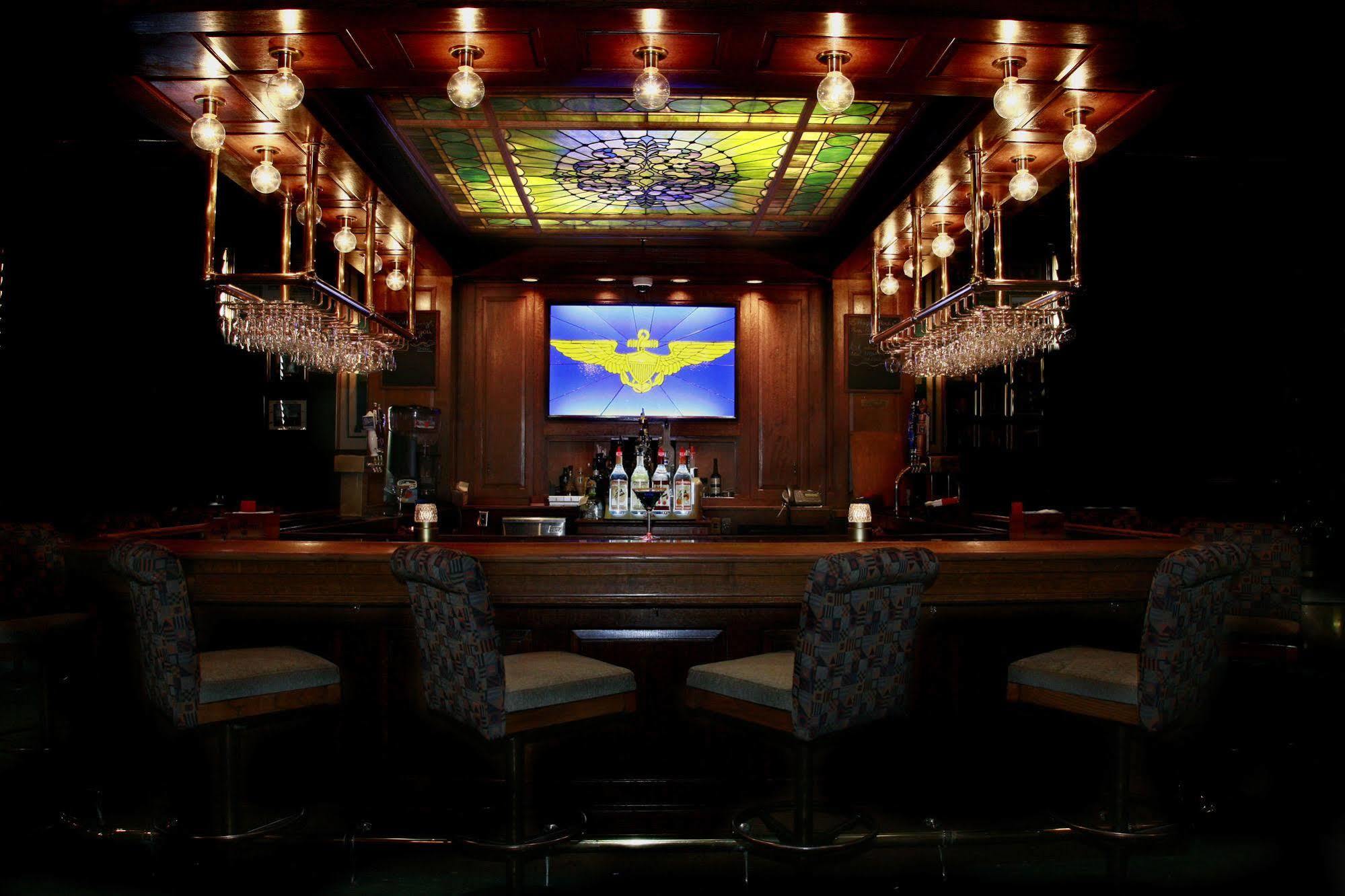Crowne Plaza Pensacola Grand 호텔 레스토랑 사진